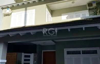 Imagem 3: Belíssima casa no Ecoville, com 3 dormitórios sendo uma ampla suíte com closet e banheira