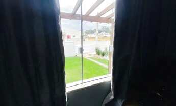 Imagem 7: Casa geminada em tres rios do sul - R$299.000 com móveis planejados na sala e cozinha