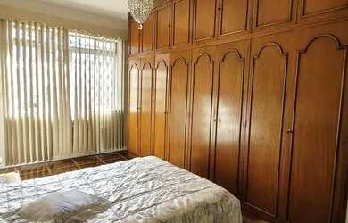 Imagem 6: Excelente casa com 4 quartos. Quintal e 3 vagas de garagem na Rua Daniel Carneiro Engenho