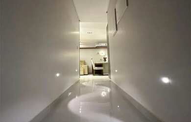 Imagem 7: Apartamento mobiliado e equipado, em andar alto, para venda, 02 quartos (sendo 01 suíte)