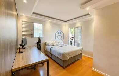 Imagem 3: Lindo Sobrado à venda 216 m2, 4 dormitórios, sendo 1 suíte, com 4 vagas de garagem !!!