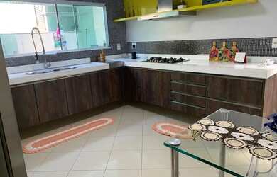 Imagem 6: Oportunidade. Linda casa 4 quartos, sendo 3 suítes, condomínio nobre. Ótimo local. Valor r