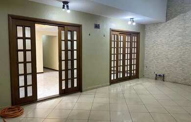 Imagem 3: Aluga Casa Casa com 3 dormitórios