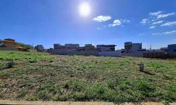 Imagem: Terreno amplo de 250m² à venda em condomínio