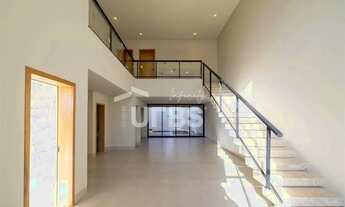 Imagem 2: Sobrado com 3 suítes, de alto padrão no condomínio fechado