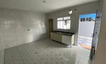 Imagem 6: Sobrado Amplo no Jardim Peri - 2 Quartos, 2 Banheiros, Sala e Cozinha Grandes + Quintal