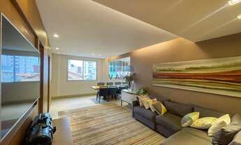 Imagem 2: Apartamento com 3 quartos sendo 01 suíte e closet e 4 vagas de garagem. À venda, no bairro