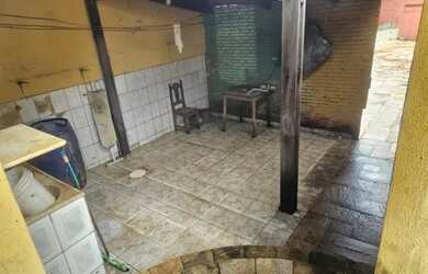 Imagem 3: VENDO CASA PRÓXIMO A PRAÇA DA BÍBLIA