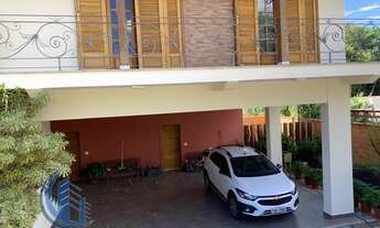 Imagem 3: Casa de condomínio para venda tem 377 metros quadrados com 4 quartos