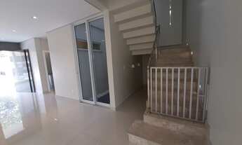 Imagem 6: Casa no cond.bosque imperial na possui 480 metros quadrados com 5 quartos em Aleixo - Man