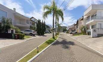 Imagem 2: Porto Alegre - Casa Padrão - Hípica