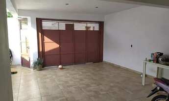 Imagem: Sobrado com 5 dormitórios e piscina à