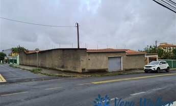 Imagem: Casa de esquina próximo Carrefour Sônia