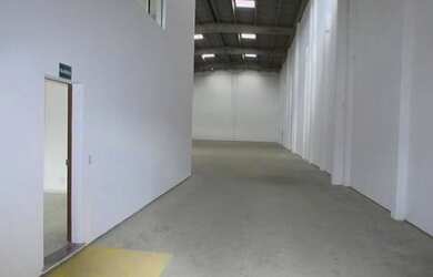 Imagem 3: Depósito com 750 m² em Condomínio Fechado