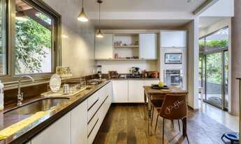 Imagem: Casa mobiliada com vista verde perto da