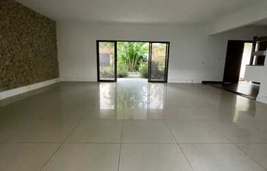 Imagem 7: Casa de condomínio para venda possui 1035 metros quadrados com 5 quartos