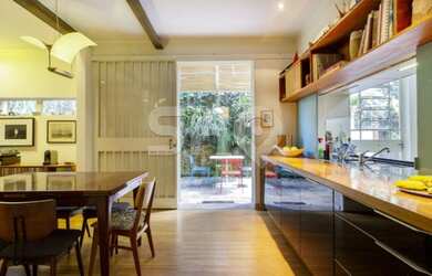 Imagem 2: Sobrado reformado à venda no bairro do Sumaré com 365m²