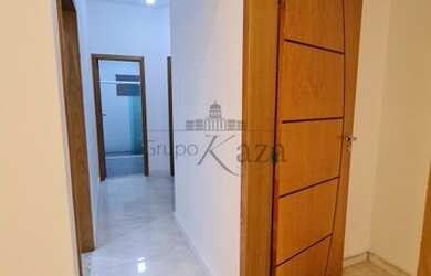 Imagem 5: Casa / Padrão - 3 Dormitórios - Bosque dos Eucaliptos - Venda - Residencial