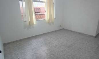 Imagem 3: OPORTUNIDADE NO GONZAGA!!! NO PRIMEIRO ANDAR!! A 5 QUADRAS DA PRAIA!!COM PEQUENO QUINTAL!!