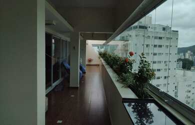 Imagem 4: Cobertura reformada, mobiliada e decorada Astúrias - Guarujá - SP