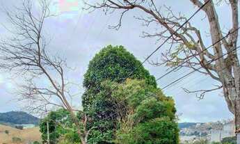 Imagem 4: Terreno de esquina em localização privilegiada no Bairro Bom Clima. Todo murado, com edícu