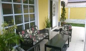 Imagem 4: Casa de condomínio para venda tem 330 metros quadrados com 4 quartos