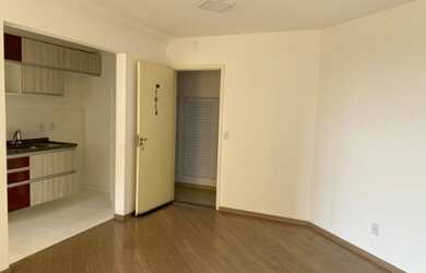 Imagem 6: Apartamento com Sacada e Vista