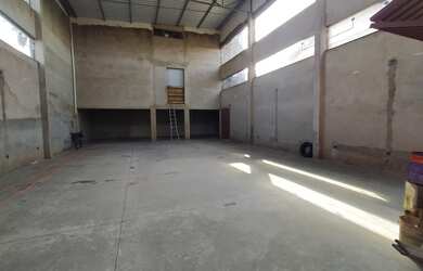 Imagem 2: EXCELENTE BARRACAO 312 m²