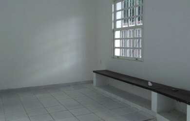 Imagem 2: Vendo ou alugo casa térrea 4/4 mais dependência 160 metros em Vila Laura - Salvador - BA