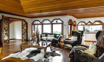 Imagem 5: Casa à venda em Campos do Jordão, Nova Capivari. Vista exuberante, piscina aquecida, área