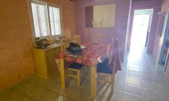 Imagem 7: Excelente casa com 3 dormitórios,sala de estar e jantar, cozinha integrada com lavanderia