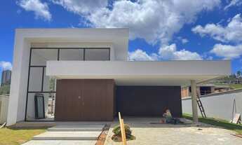 Imagem: Casa linear de 265m² em final de obra à