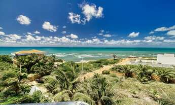 Imagem: Casa espaçosa com vista para o mar