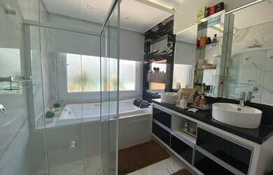 Imagem 3: Casa Térrea, de Alto Padrão totalmente mobiliada, no Condomínio Condado de Capão