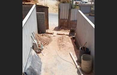 Imagem 2: Casa com 3 quartos e 2 banheiros localizada no bairro Novo Centro, Santa Luzia