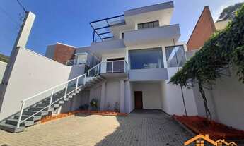 Imagem 2: LINDA CASA PARA LOCAÇÃO EM CONDOMINIO FECHADO DE ARUJA, CONFIRA!