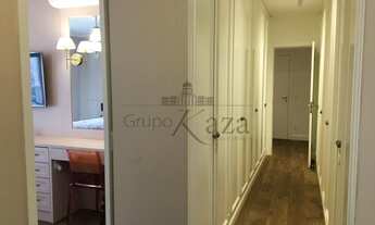 Imagem 6: Apartamento para venda possui 312 metros quadrados com 4 quartos