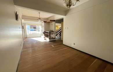 Imagem 3: Porto Alegre - Casa Padrão - Tristeza