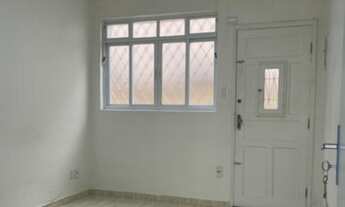 Imagem 2: Apartamento térreo, reformado com 2 dorms. no Campo Grande - Santos