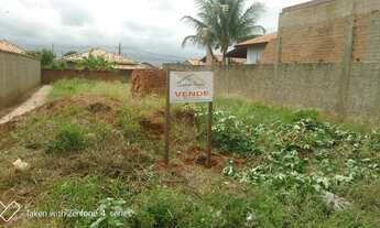 Imagem 5: Lote plano ,com asfalto e vizinhos em ambos os lado, Bairro Bela São Pedro