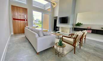 Imagem 5: Casa térrea com 3 suites, nova e finamente mobiliada e decorada, estuda parcelamento diret