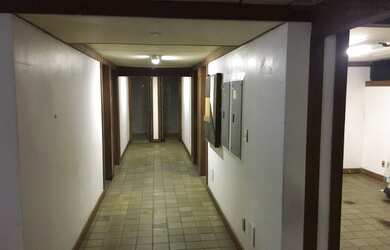 Imagem 4: SALA COM 250M² NA GARIBALDI - CENTRO MÉDICO - ALUGUEL