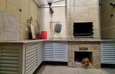 Imagem 4: Casa para Venda em Santos, Gonzaga, 3 dormitórios, 3 suítes, 5 banheiros, 2 vagas