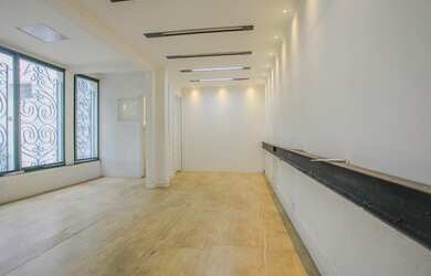 Imagem 4: Sobrado para aluguel e venda possui 180 metros quadrados com 2 quartos