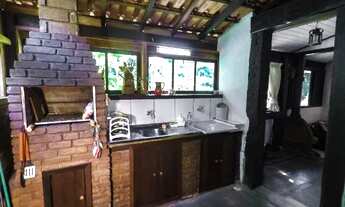 Imagem 6: Chalézinho rustico na Serrinha do Alambari