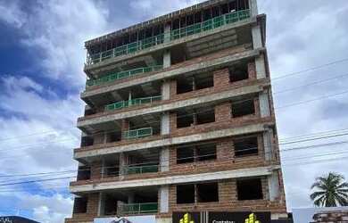 Imagem 2: Apartamento em Intermares com 2 quartos, sendo 1 suíte, varanda e área de lazer