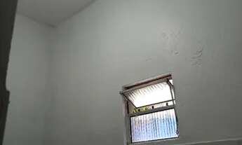 Imagem 2: Alugo boa casa de 1/4 bom localizada