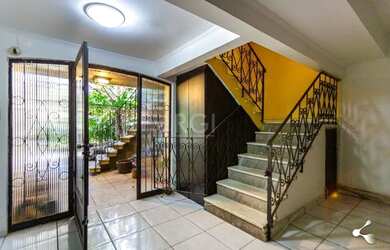 Imagem 2: Casa para Venda - 500m², 3 dormitórios, sendo 3 suites, 4 vagas - Vila Ipiranga