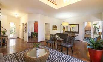 Imagem 7: Casa de condomínio com 5 suítes, jardim e churrasqueira. Perto do metrô