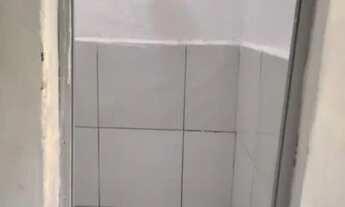 Imagem 1: ALAGA-SE UMA CASA 450,00 JA COM ÁGUA, LUZ INCLUSO